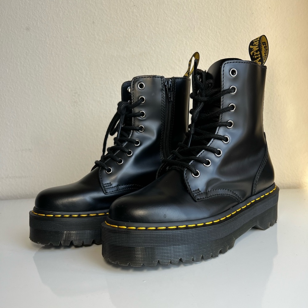 Dr. Marten Jadon 8 Eye-Leather Platform Boot Men & Women US Men 6